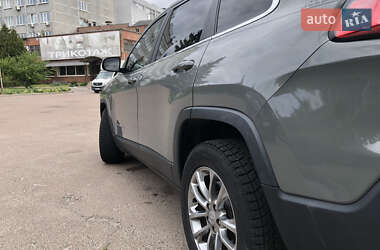 Внедорожник / Кроссовер Jeep Cherokee 2020 в 