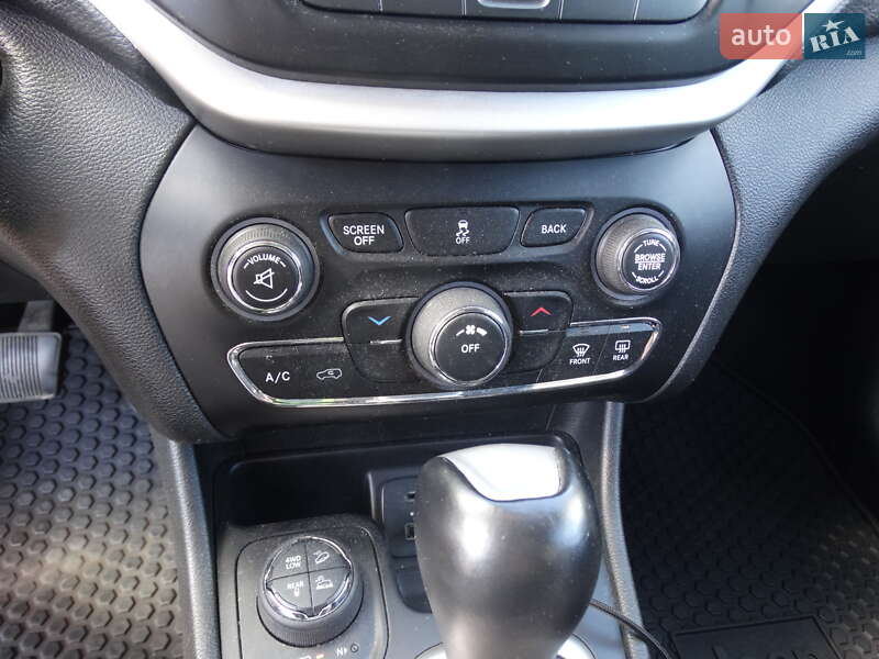 Внедорожник / Кроссовер Jeep Cherokee 2015 в Киеве фото 23 Внедорожник / Кроссовер Jeep Cherokee 2015 в Киеве