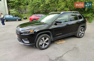 Внедорожник / Кроссовер Jeep Cherokee 2019 в 