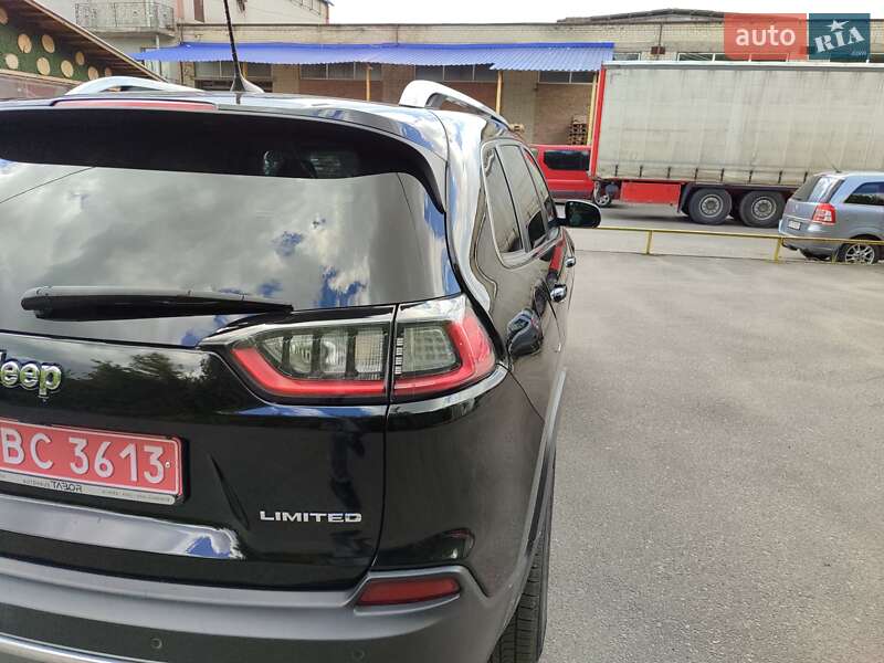 Внедорожник / Кроссовер Jeep Cherokee 2019 в Ровно