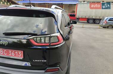 Внедорожник / Кроссовер Jeep Cherokee 2019 в 