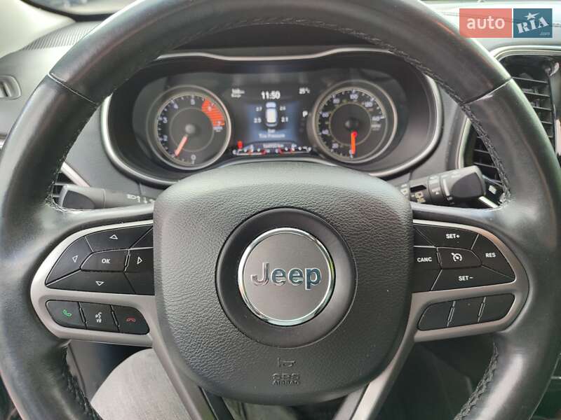 Внедорожник / Кроссовер Jeep Cherokee 2019 в Ровно