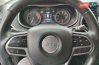 Внедорожник / Кроссовер Jeep Cherokee 2019 в 
