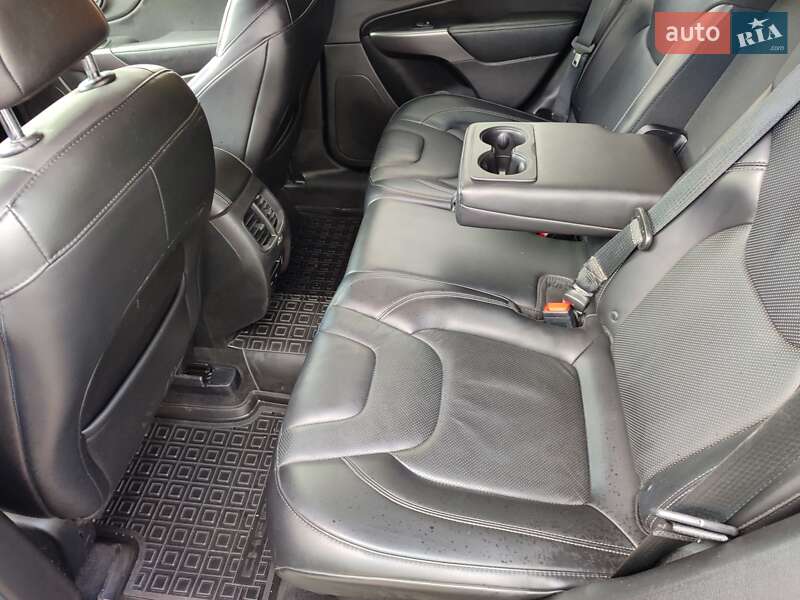 Внедорожник / Кроссовер Jeep Cherokee 2019 в Ровно