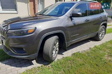 Внедорожник / Кроссовер Jeep Cherokee 2018 в 