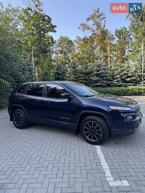 Внедорожник / Кроссовер Jeep Cherokee 2015 в Харькове