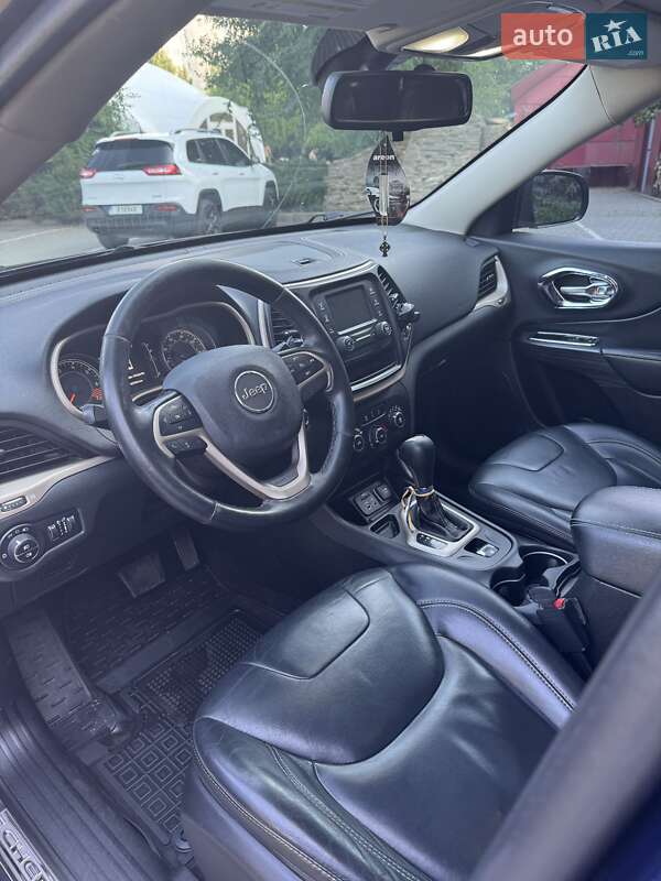Внедорожник / Кроссовер Jeep Cherokee 2015 в Харькове