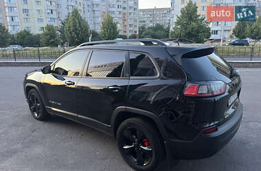 Позашляховик / Кросовер Jeep Cherokee 2018 в 