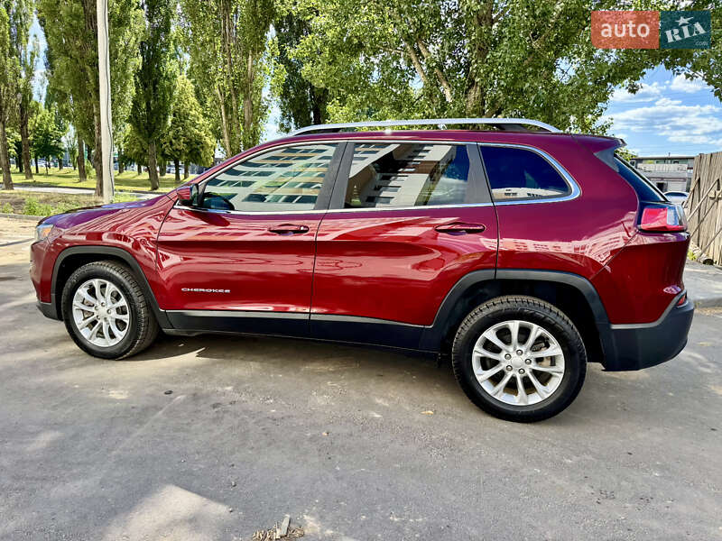 Внедорожник / Кроссовер Jeep Cherokee 2019 в Киеве