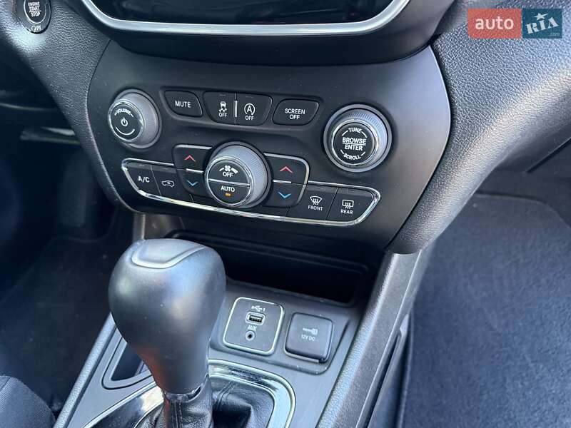 Внедорожник / Кроссовер Jeep Cherokee 2019 в Одессе