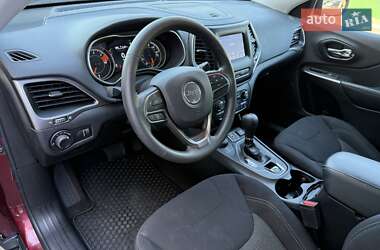Внедорожник / Кроссовер Jeep Cherokee 2020 в 