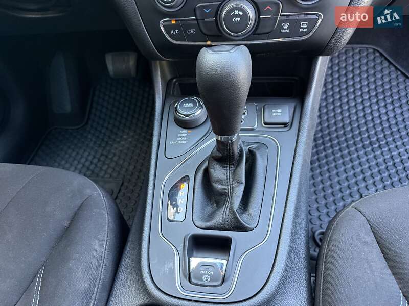 Внедорожник / Кроссовер Jeep Cherokee 2020 в Одессе