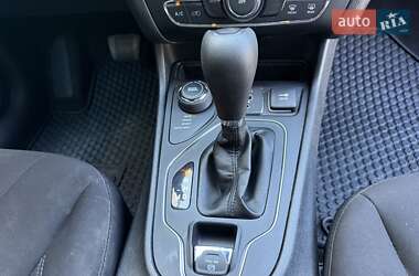 Внедорожник / Кроссовер Jeep Cherokee 2020 в 