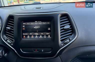 Внедорожник / Кроссовер Jeep Cherokee 2020 в 