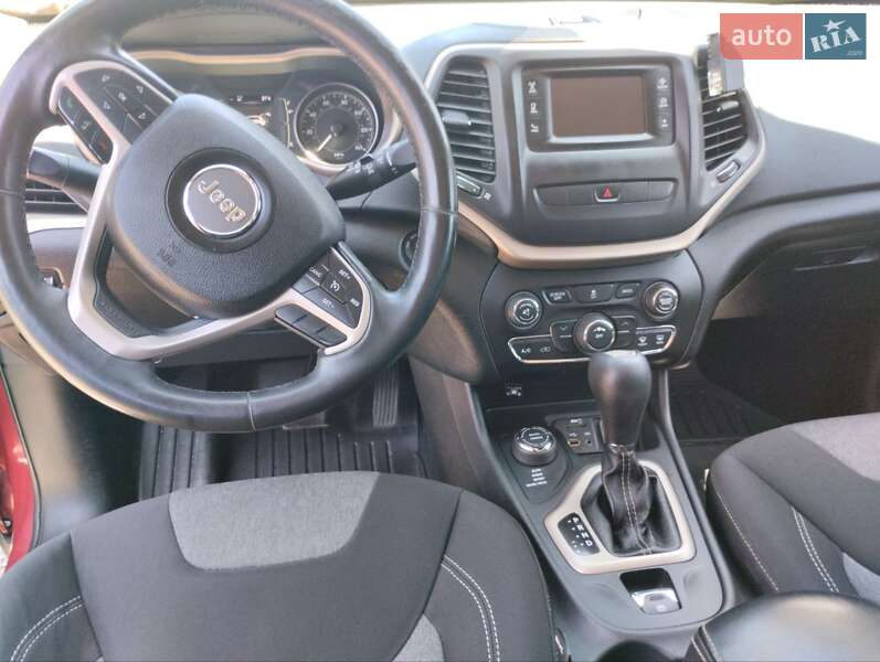 Внедорожник / Кроссовер Jeep Cherokee 2013 в Харькове