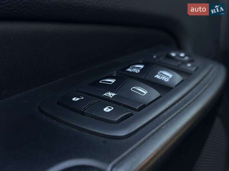 Внедорожник / Кроссовер Jeep Cherokee 2018 в Киеве