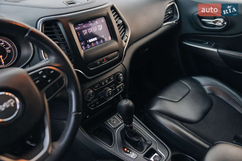 Внедорожник / Кроссовер Jeep Cherokee 2018 в Бучаче