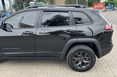 Внедорожник / Кроссовер Jeep Cherokee 2019 в 