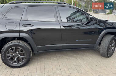Внедорожник / Кроссовер Jeep Cherokee 2019 в 
