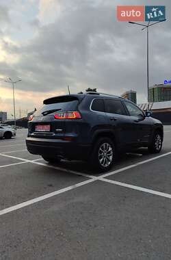 Внедорожник / Кроссовер Jeep Cherokee 2020 в 