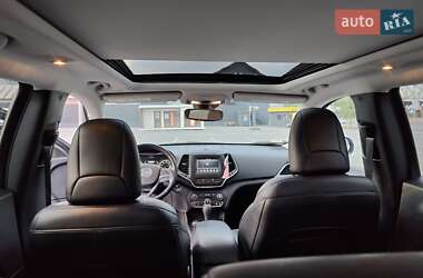 Внедорожник / Кроссовер Jeep Cherokee 2020 в 