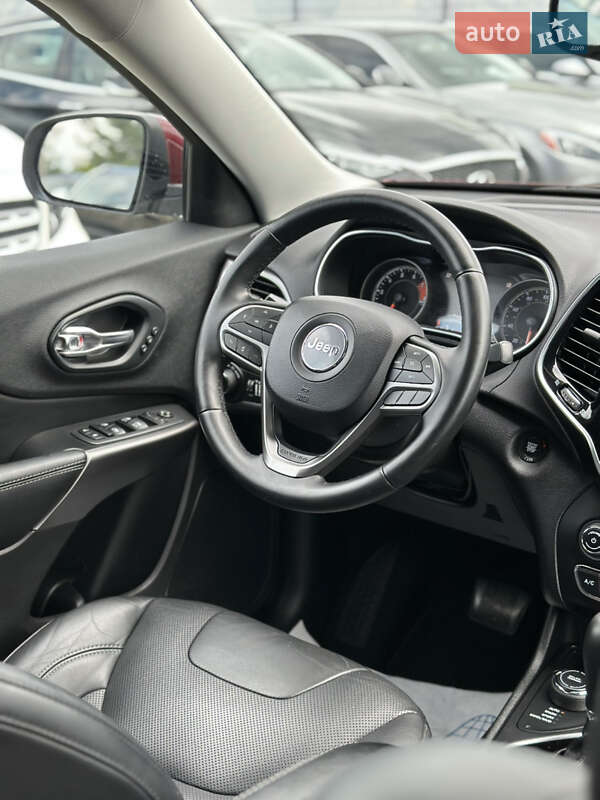 Внедорожник / Кроссовер Jeep Cherokee 2019 в Ивано-Франковске