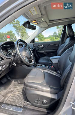 Внедорожник / Кроссовер Jeep Cherokee 2019 в 