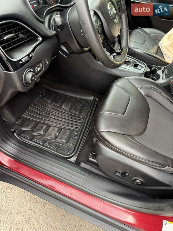 Внедорожник / Кроссовер Jeep Cherokee 2020 в Полтаве
