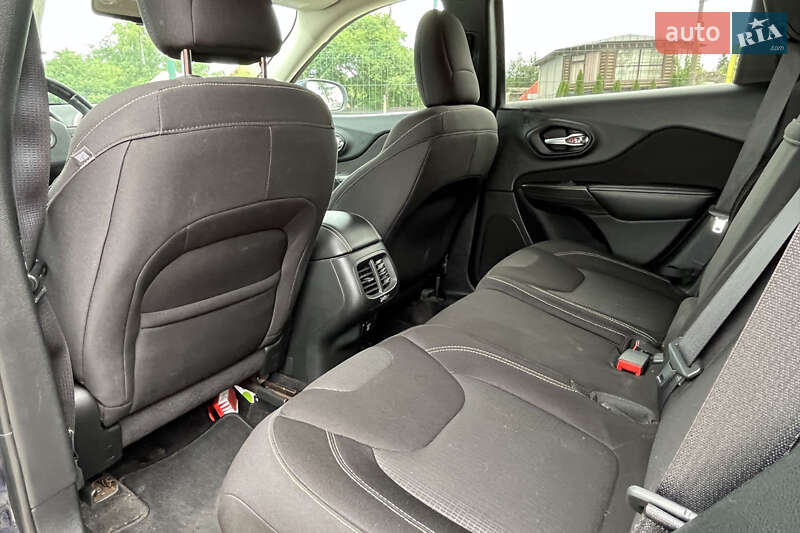 Внедорожник / Кроссовер Jeep Cherokee 2015 в Коломые