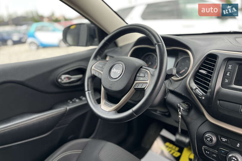 Внедорожник / Кроссовер Jeep Cherokee 2015 в Коломые