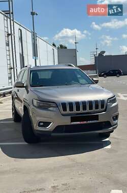 Позашляховик / Кросовер Jeep Cherokee 2019 в 