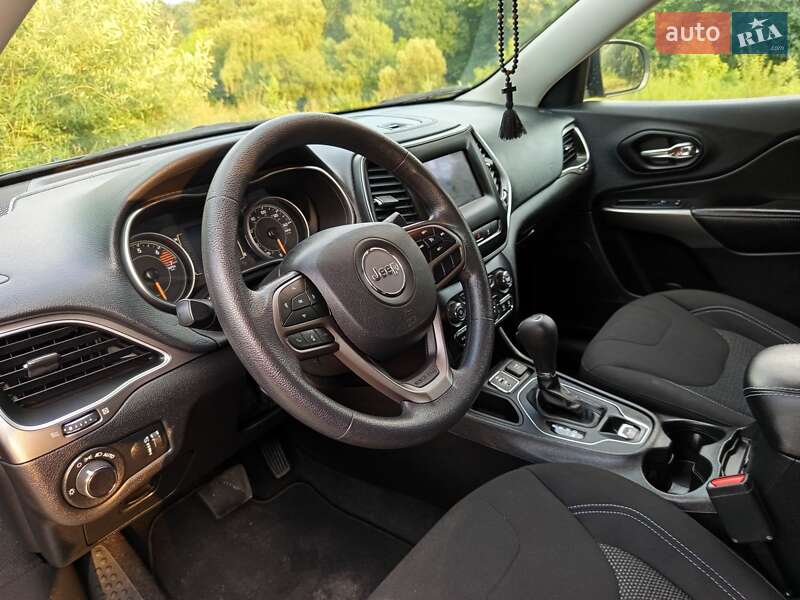 Внедорожник / Кроссовер Jeep Cherokee 2020 в Житомире