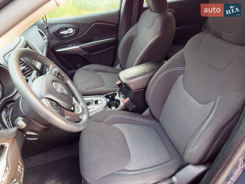 Внедорожник / Кроссовер Jeep Cherokee 2020 в Житомире