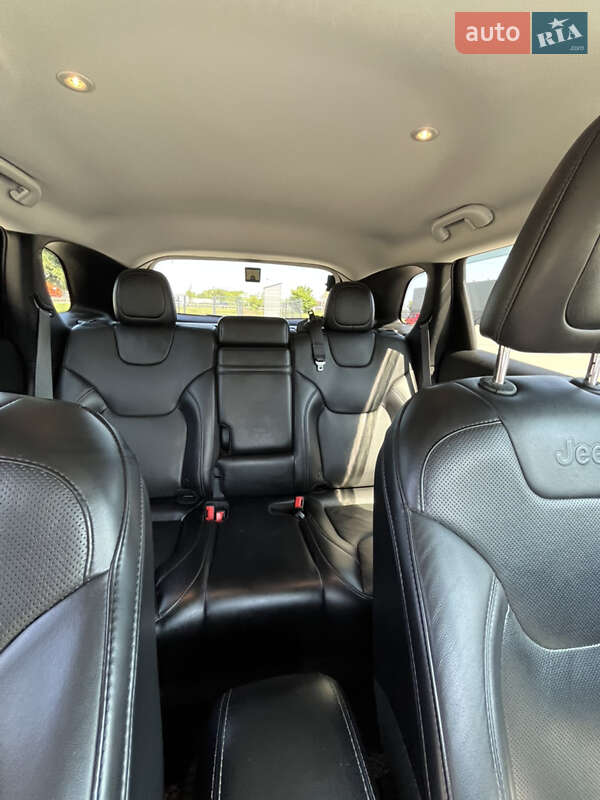 Внедорожник / Кроссовер Jeep Cherokee 2018 в Киеве