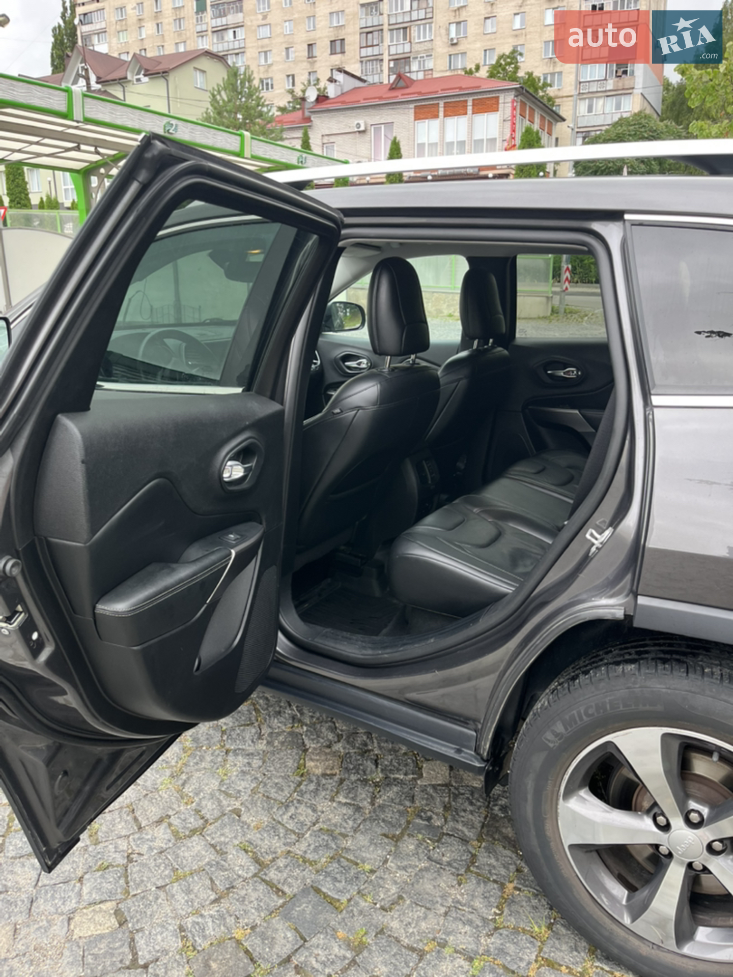2019 Jeep Cherokee - мініатюра 13