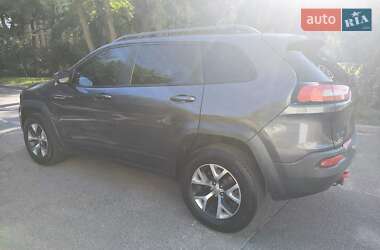 Внедорожник / Кроссовер Jeep Cherokee 2015 в 