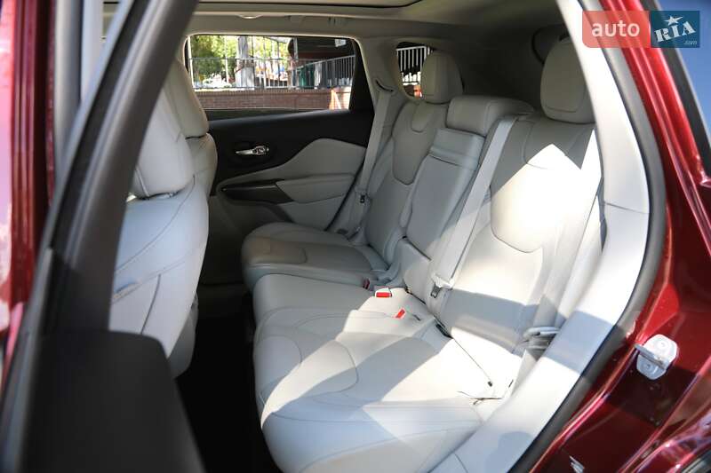 Внедорожник / Кроссовер Jeep Cherokee 2018 в Харькове