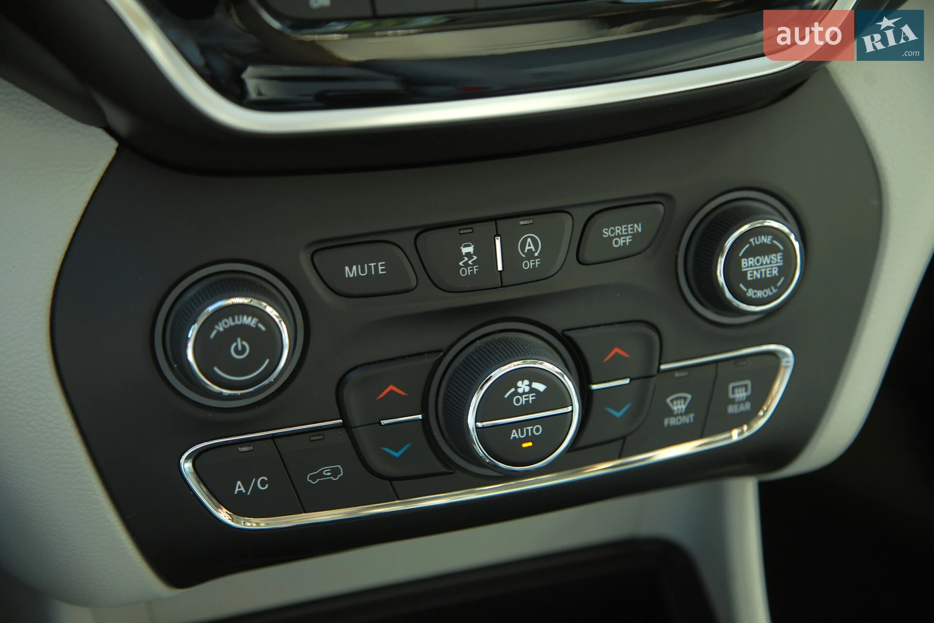 2018 Jeep Cherokee - мініатюра 20