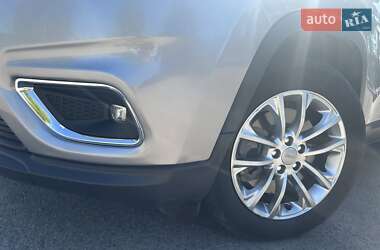 Внедорожник / Кроссовер Jeep Cherokee 2021 в 