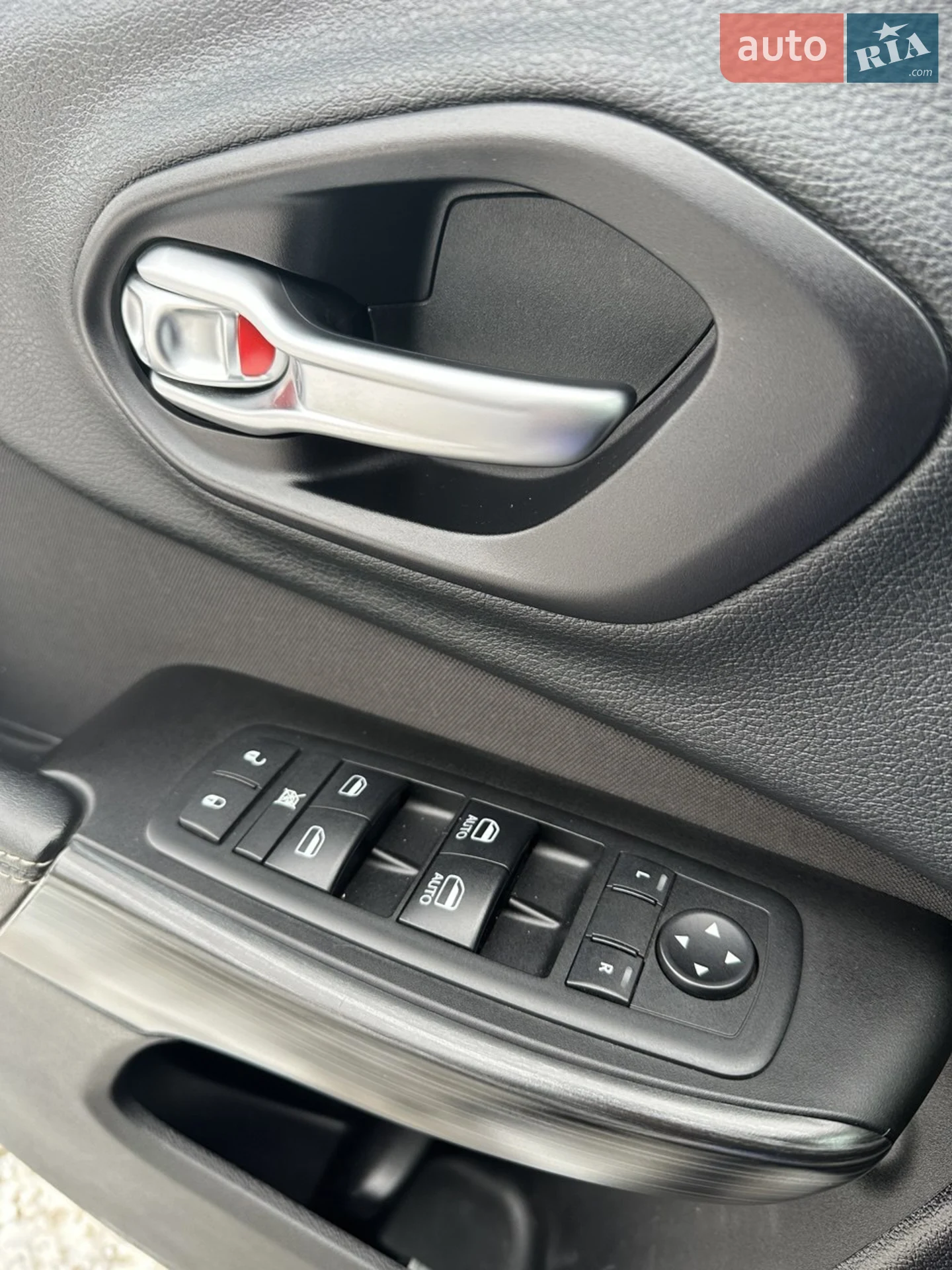 2014 Jeep Cherokee - мініатюра 9