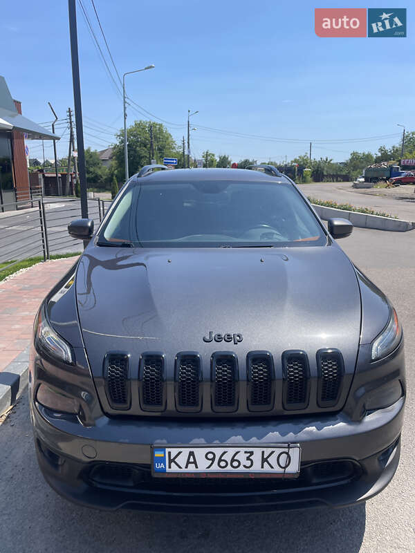 Внедорожник / Кроссовер Jeep Cherokee 2016 в 