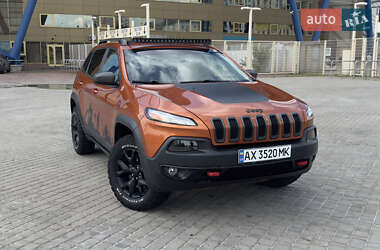Внедорожник / Кроссовер Jeep Cherokee 2014 в 