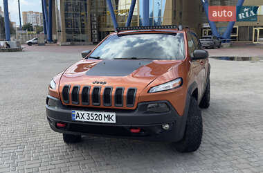 Внедорожник / Кроссовер Jeep Cherokee 2014 в 