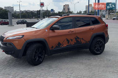 Внедорожник / Кроссовер Jeep Cherokee 2014 в 