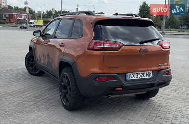 Внедорожник / Кроссовер Jeep Cherokee 2014 в 