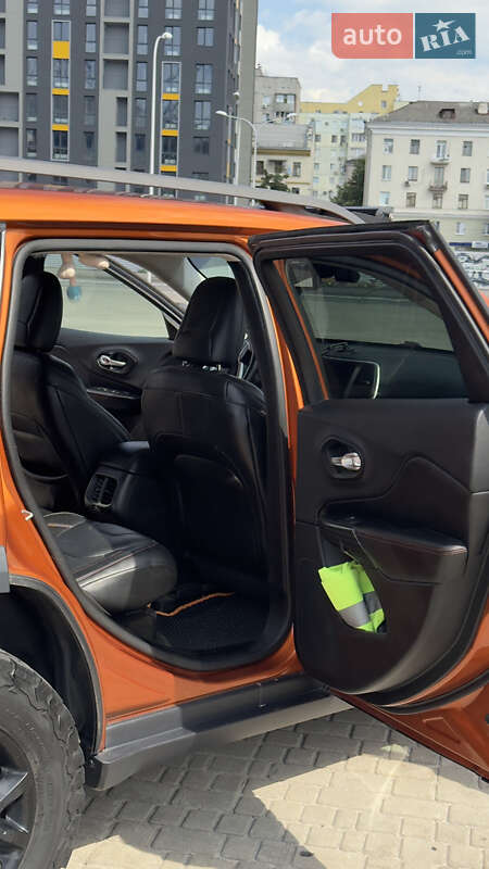Позашляховик / Кросовер Jeep Cherokee 2014 в Харкові