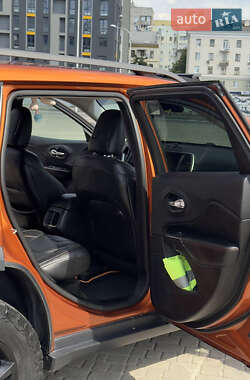 Внедорожник / Кроссовер Jeep Cherokee 2014 в 