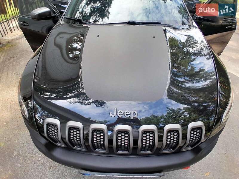 Позашляховик / Кросовер Jeep Cherokee 2016 в Києві
