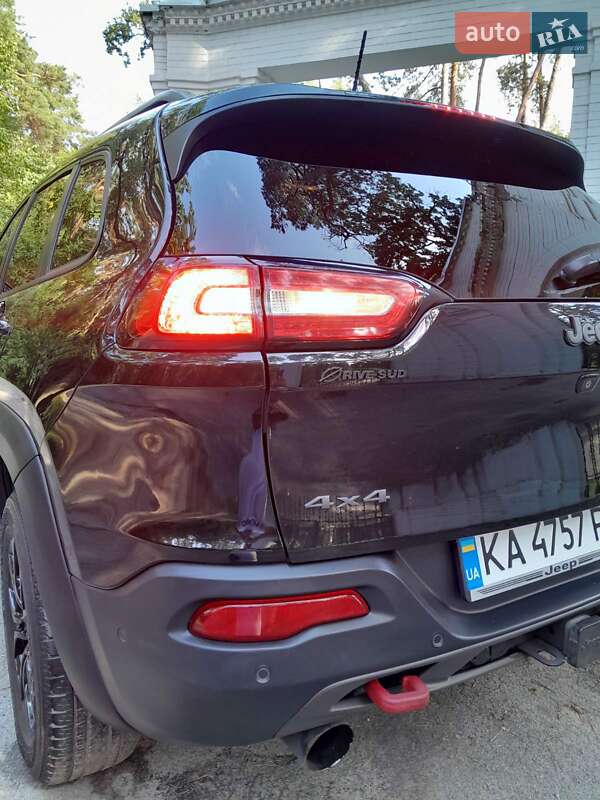 Позашляховик / Кросовер Jeep Cherokee 2016 в Києві