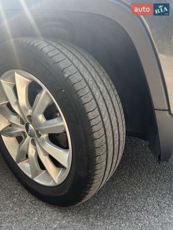 Позашляховик / Кросовер Jeep Cherokee 2015 в Дніпрі